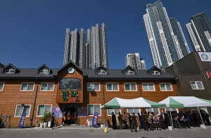 Gentrification vs compassion: Seoul’s booming property market threatens long-running free meal centre serving the city’s poorest pensioners