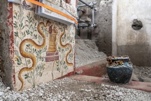 Unearthed treasures: Tiny Pompeii house reveals stunning mythological frescoes