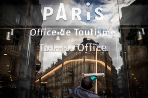 Paris closes last tourist information centre as tourists prefer online guides