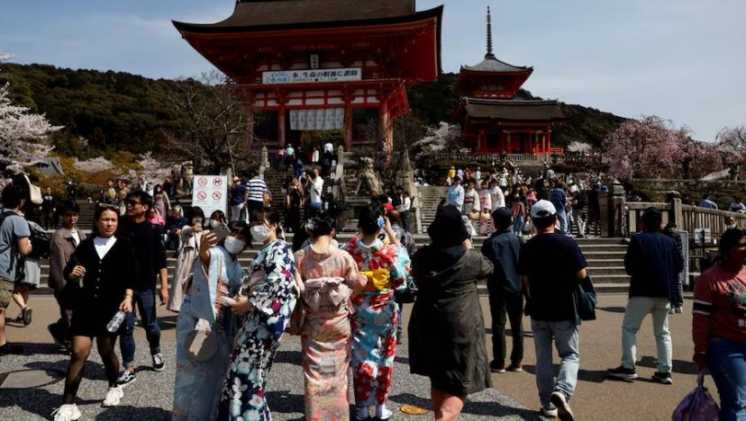 Singaporeans love Japan: All-time high of over 691,000 visitors to country in 2024