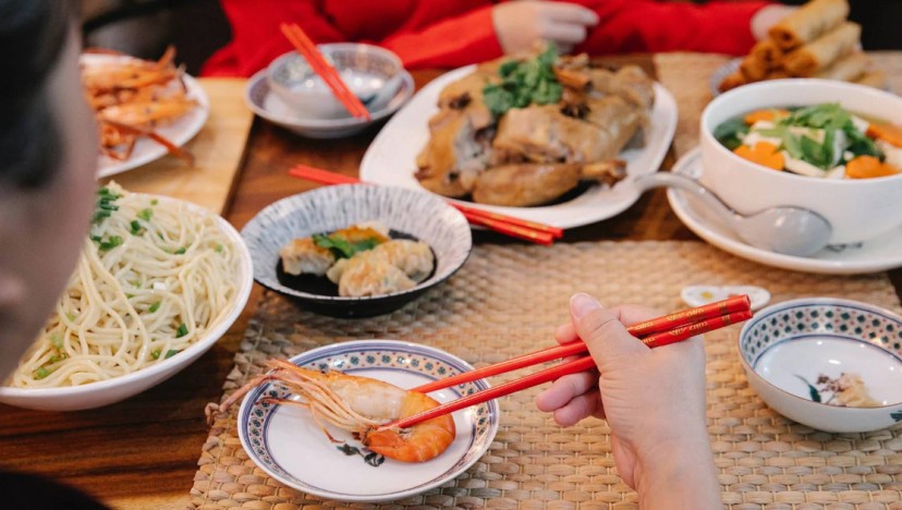 How introverts can navigate Chinese New Year visiting in Singapore